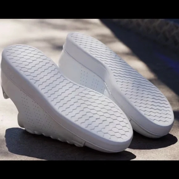 Adidas Size: 11 Color: Cloud White / Green - Picture 3 of 8